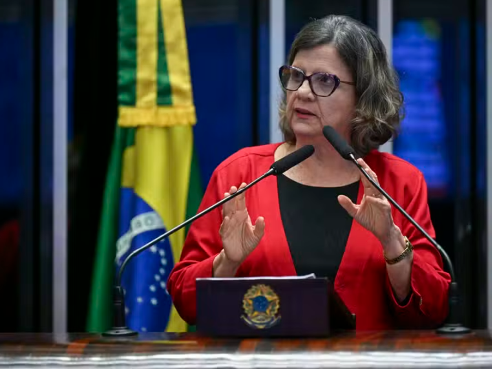 Governo reúne apoio para acelerar votação da PEC que acaba com a escala 6x1