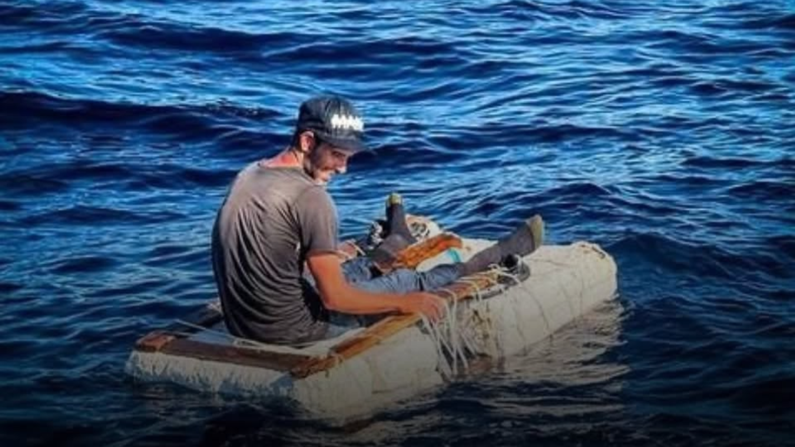 Cubano é resgatado em balsa improvisada a 26 quilômetros da costa da Flórida