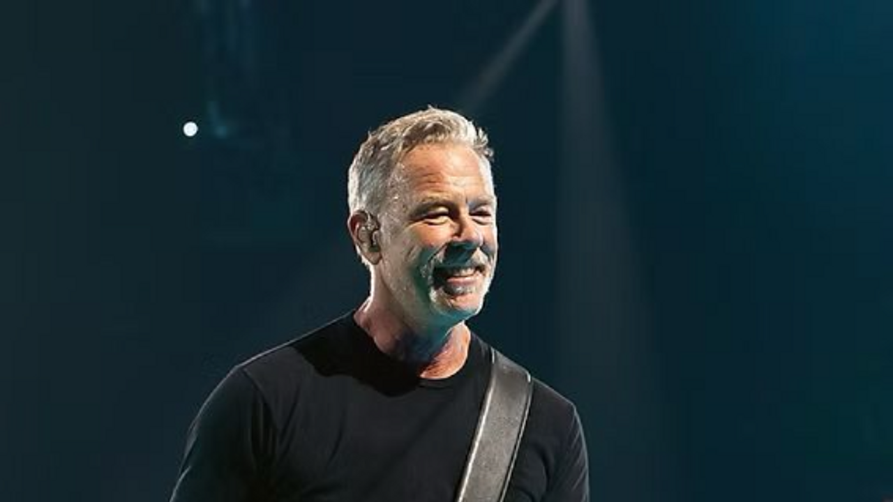 Metallica desmente boato sobre ajuda à família de Charlie Kirk