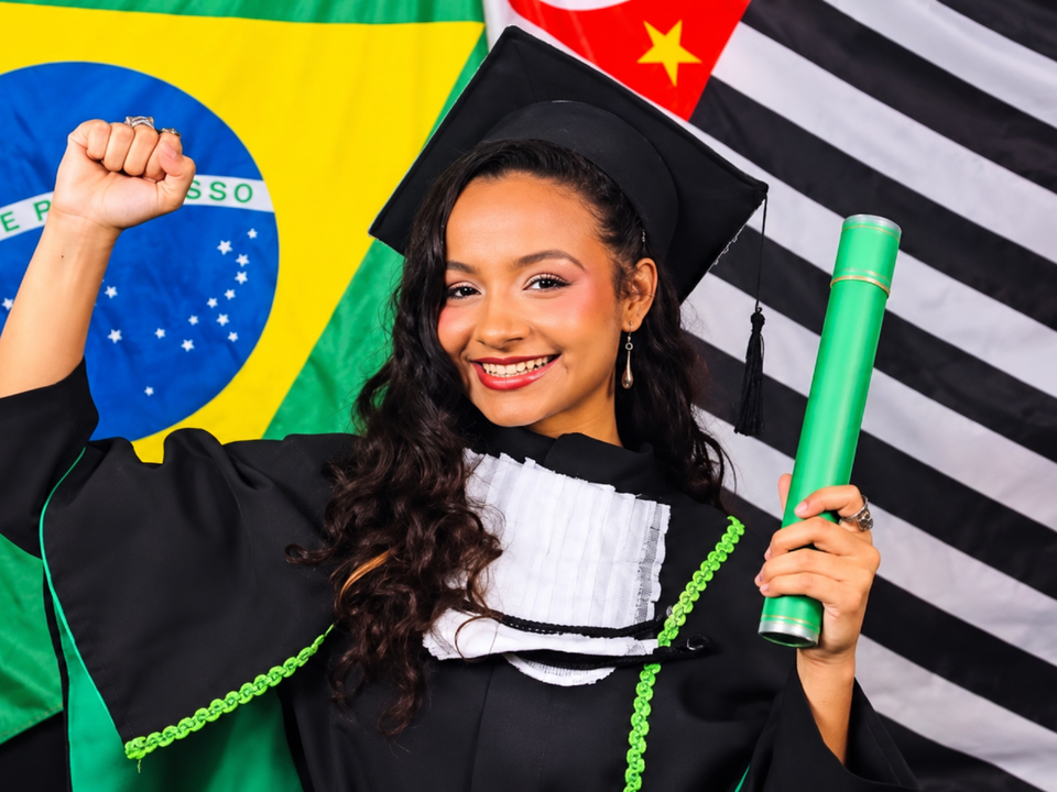 De atendente de padaria a futura médica: jovem de escola pública conquista vaga na Unicamp com aulas gratuitas