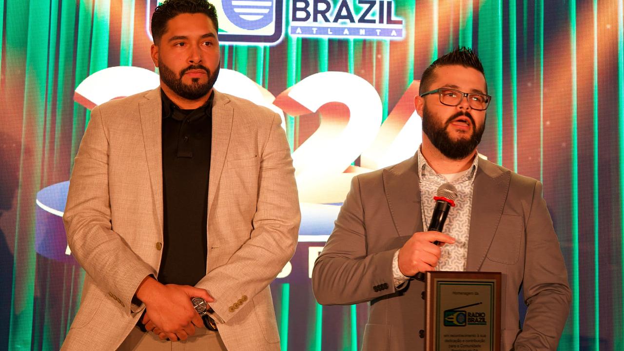 Rádio Brazil Atlanta Homenageia Polícia de Cobb County